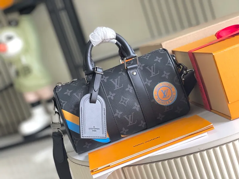 All Categories 💚 Authentic Grade Bags 💚 LV 2026 New LV Top Replica Crossbody Shoulder Bag