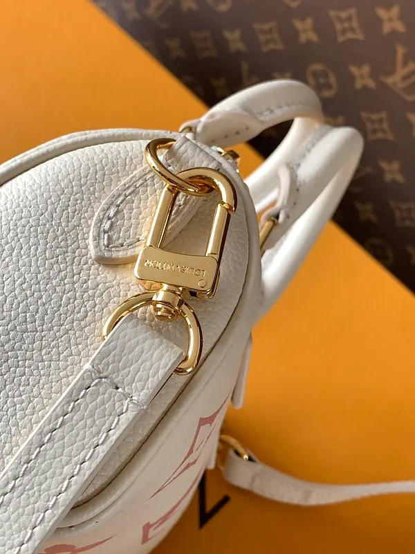 All Categories Official Website "Brand Women's Bags" Women's Bags 💙 LV 2026 New LV Crossbody Bag