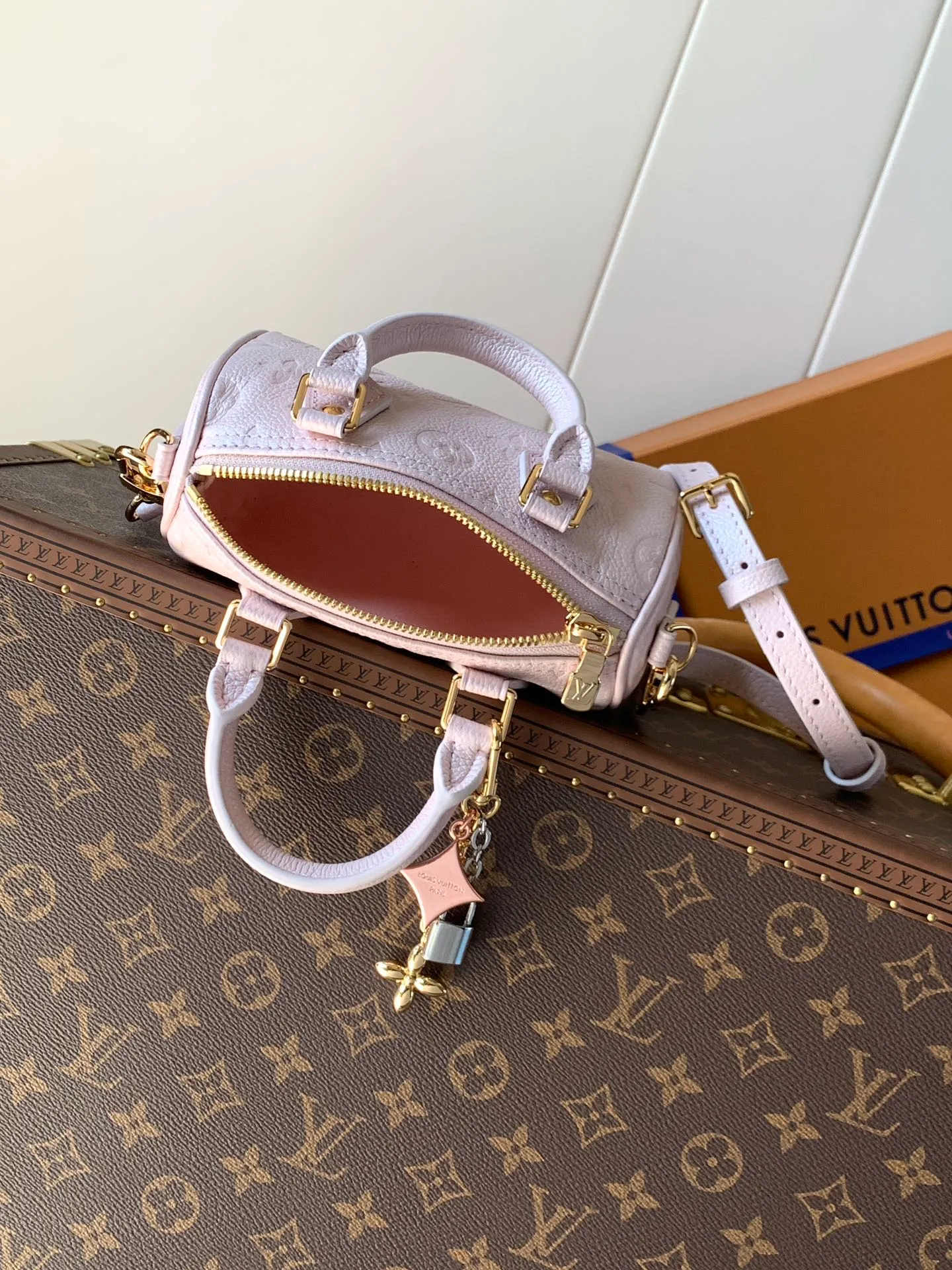 All Categories Official Website "Brand Women's Bags" Women's Bags 💙 LV 2026 New LV Crossbody Bag