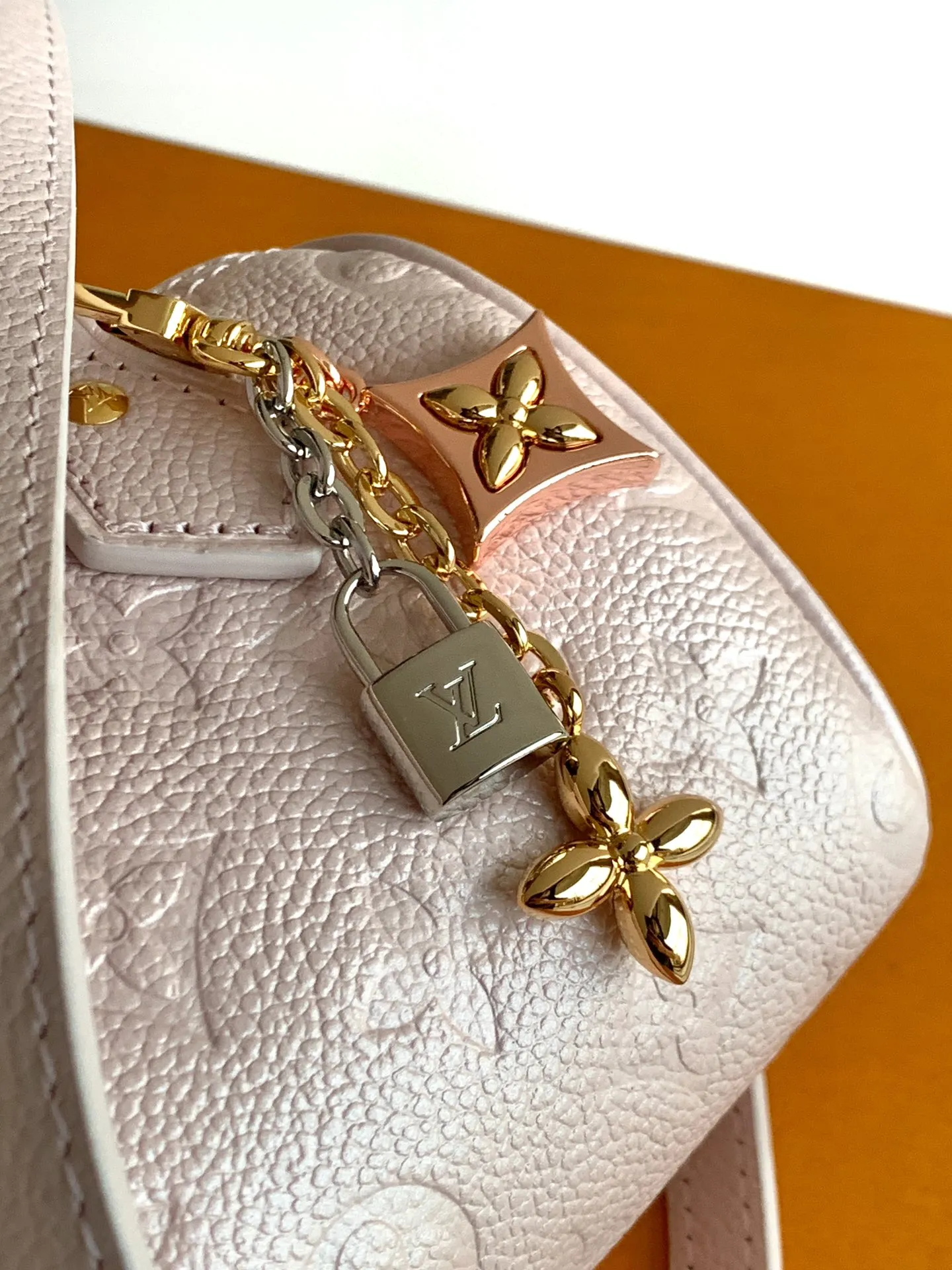 All Categories Official Website "Brand Women's Bags" Women's Bags 💙 LV 2026 New LV Crossbody Bag