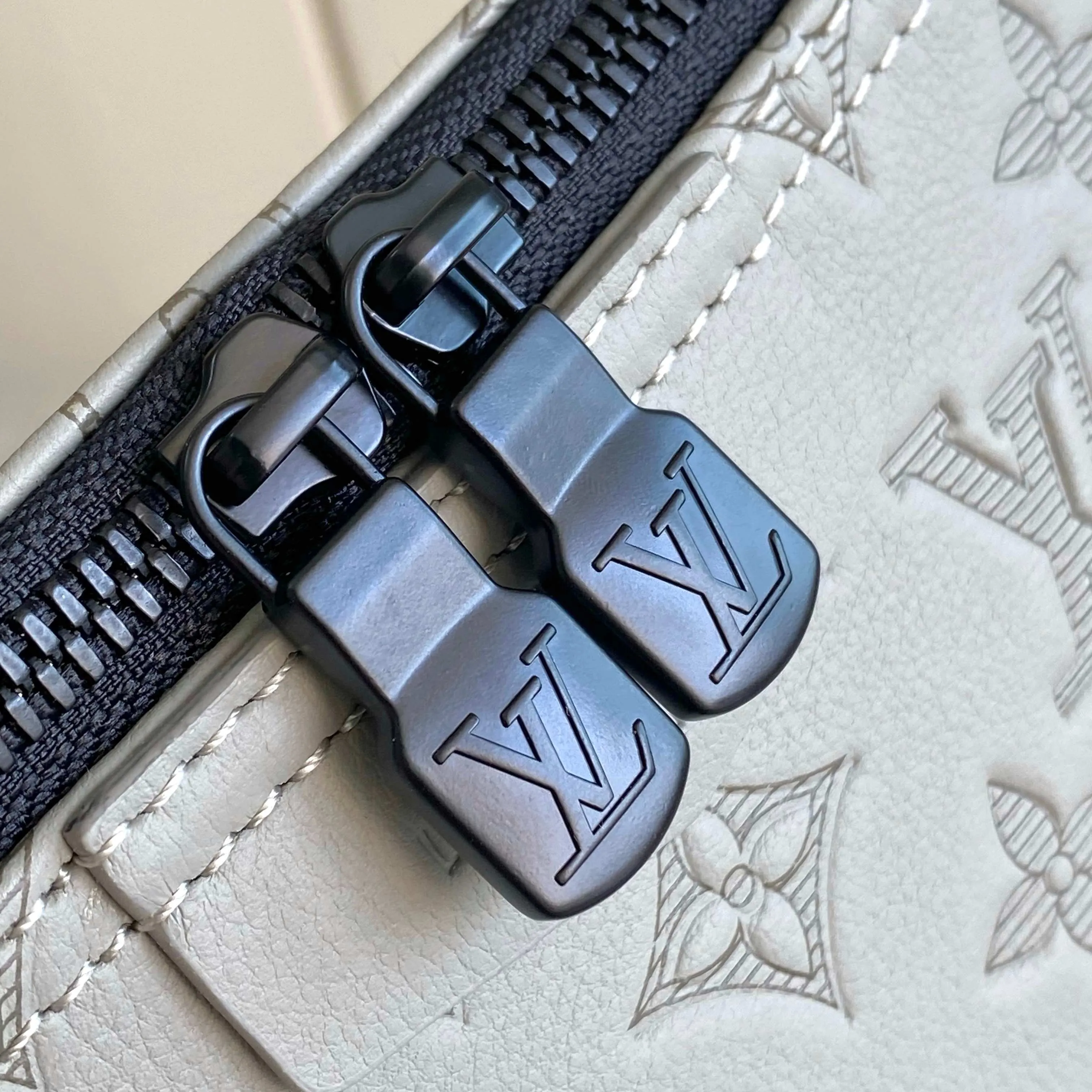 All Categories Official Website "Brand Women's Bags" Women's Bags 💙 LV 2026 New LV Crossbody Bag
