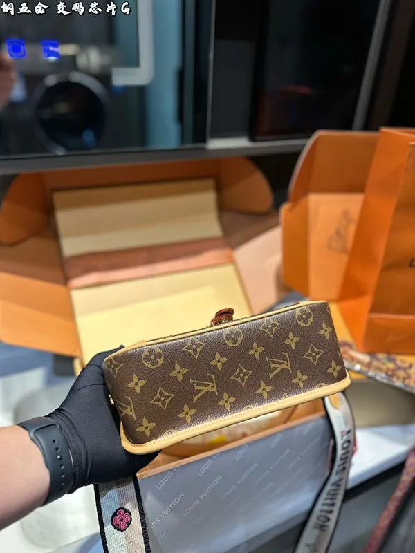 All Categories Official Website "Brand Women's Bags" Women's Bags 💙 LV 2025 New LV Crossbody Bag