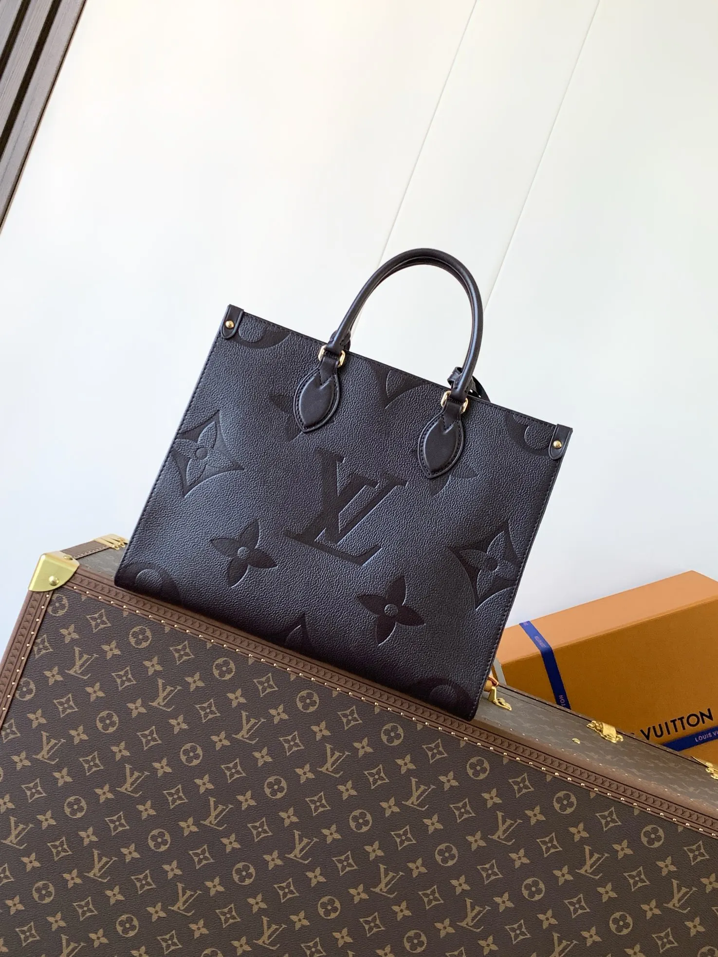 All categories Official website "Brand Women's Bags" Women's Bags 💙 LV 2026 new LV hand-held crossbody bag