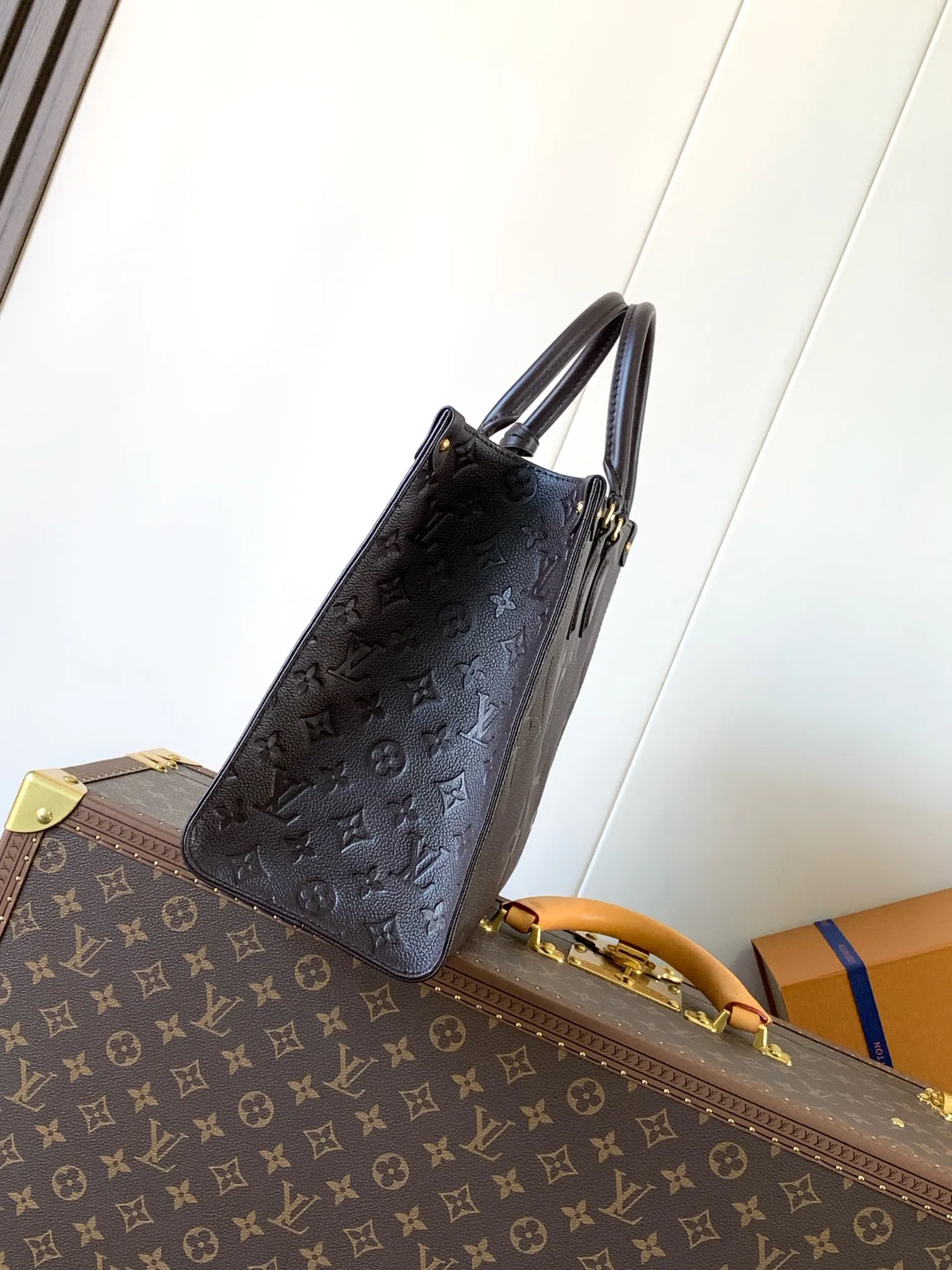 All categories Official website "Brand Women's Bags" Women's Bags 💙 LV 2026 new LV hand-held crossbody bag