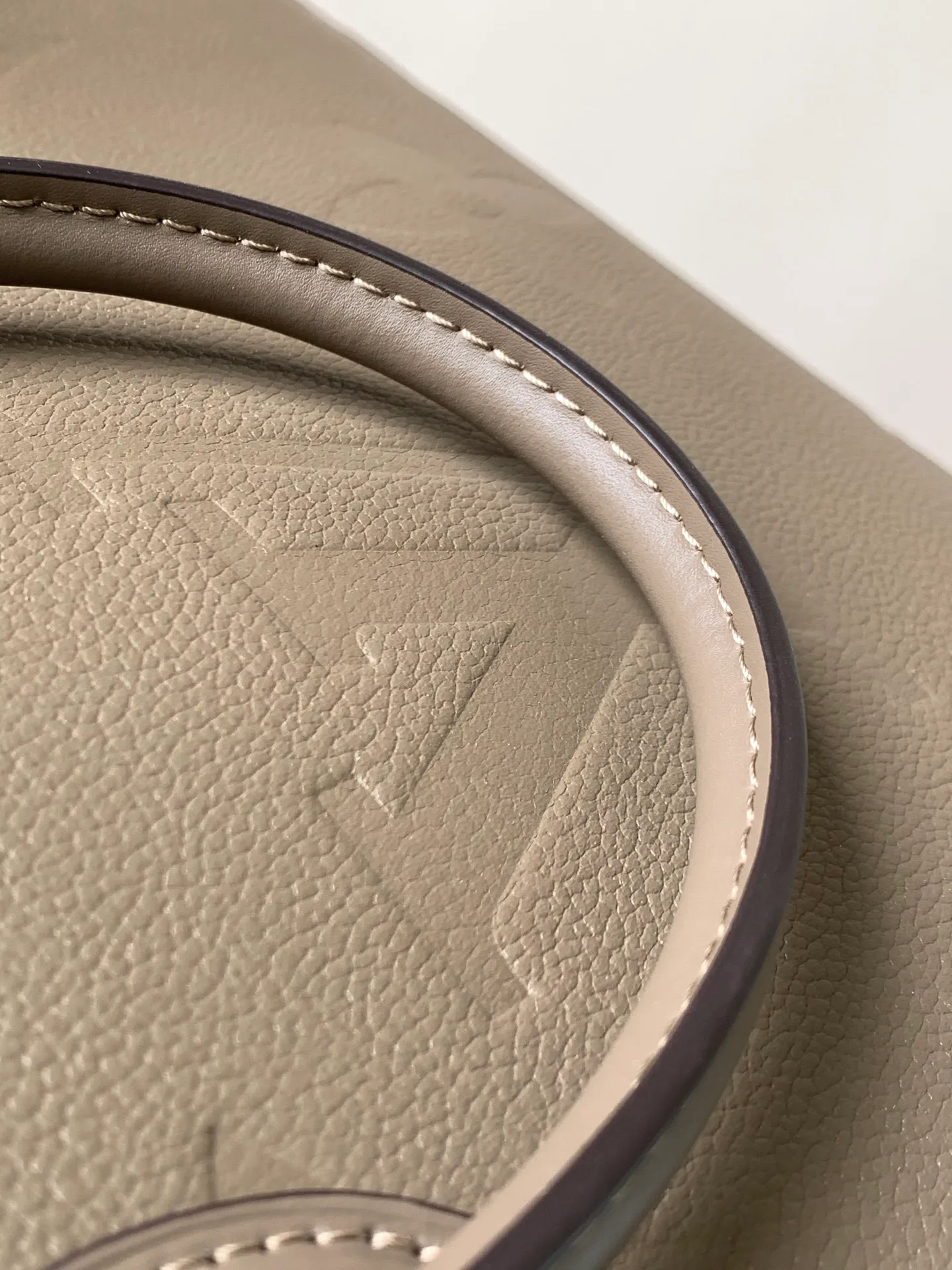 All categories Official website "Brand Women's Bags" Women's Bags 💙 LV 2026 new LV hand-held crossbody bag