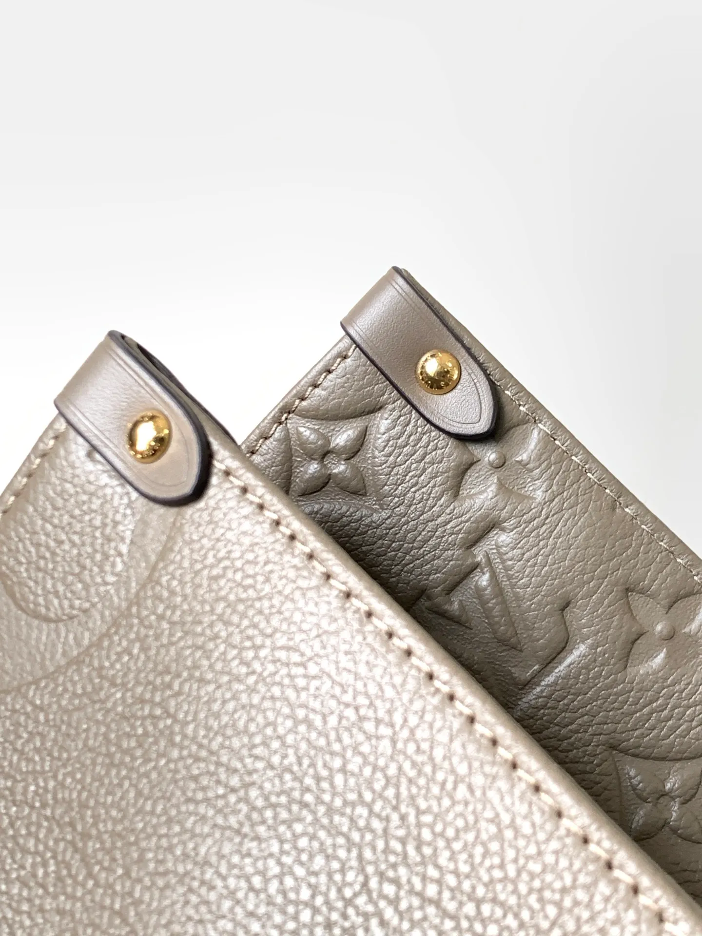 All categories Official website "Brand Women's Bags" Women's Bags 💙 LV 2026 new LV hand-held crossbody bag