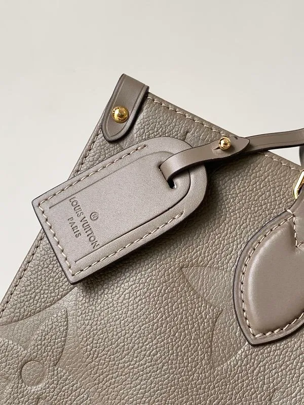 All categories Official website "Brand Women's Bags" Women's Bags 💙 LV 2026 new LV hand-held crossbody bag