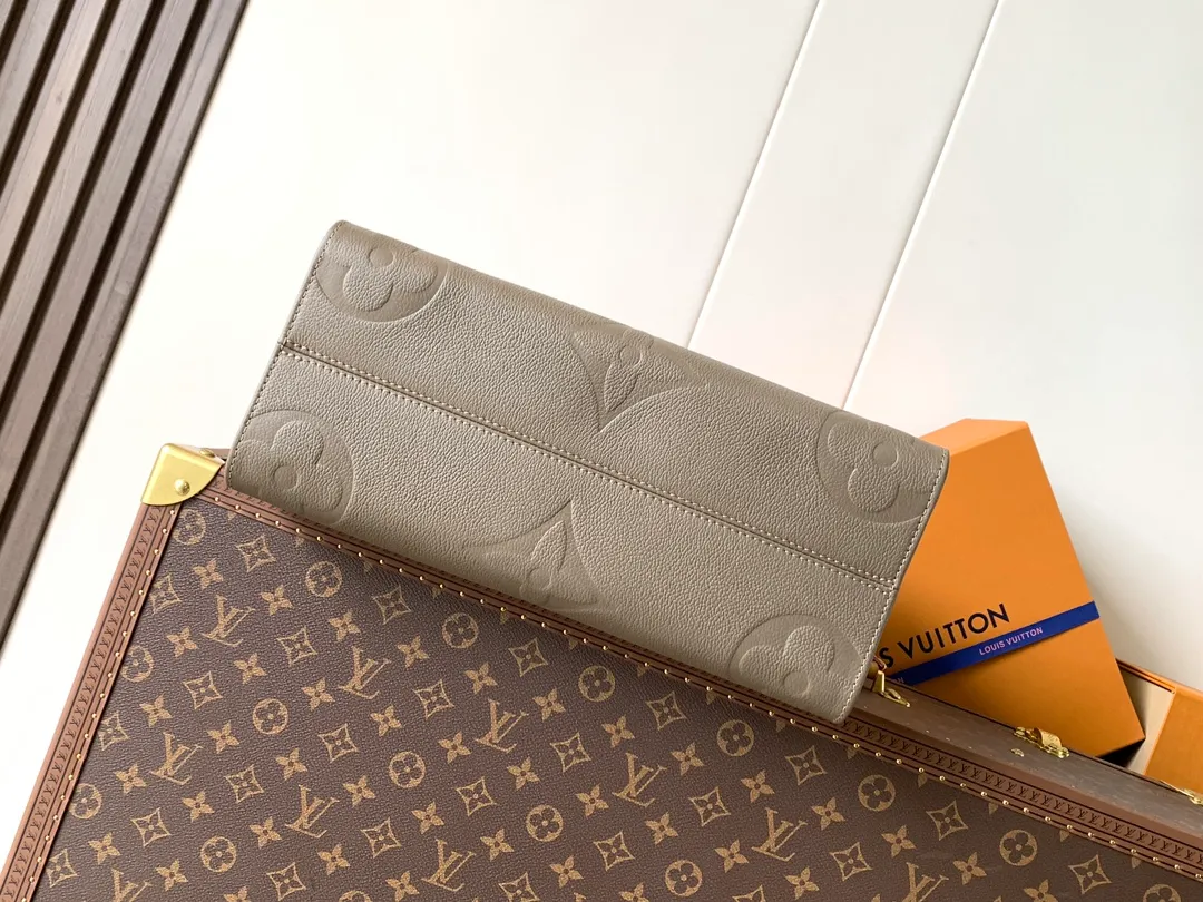 All categories Official website "Brand Women's Bags" Women's Bags 💙 LV 2026 new LV hand-held crossbody bag