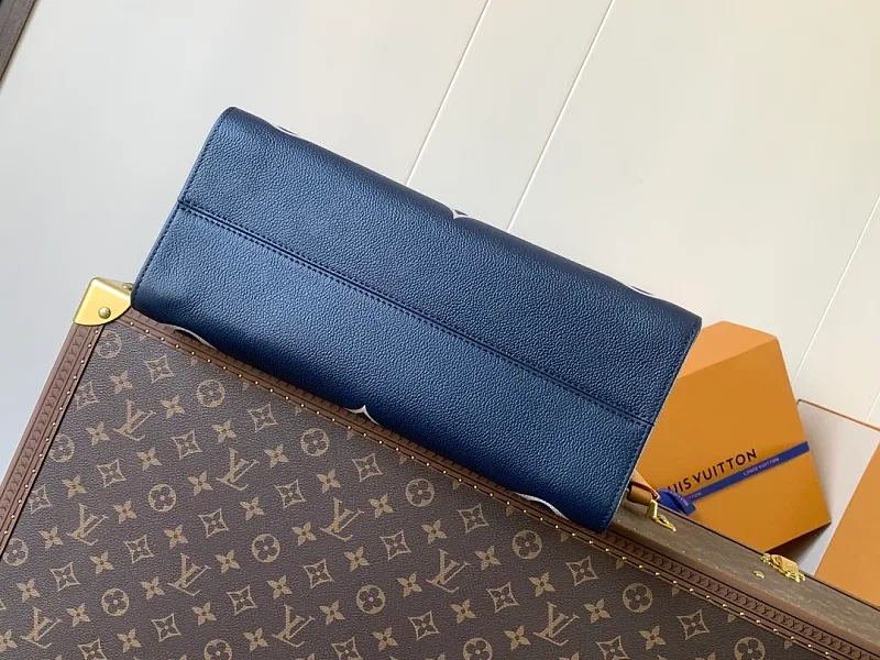 All categories Official website "Brand Women's Bags" Women's Bags 💙 LV 2026 new LV hand-held crossbody bag