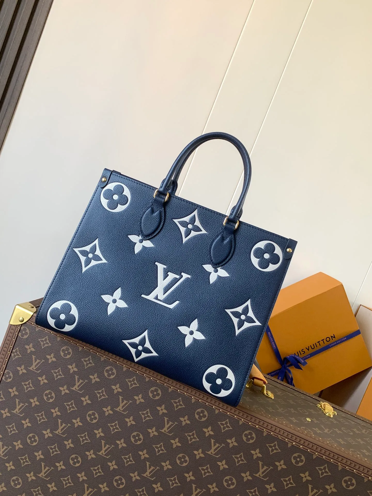 All categories Official website "Brand Women's Bags" Women's Bags 💙 LV 2026 new LV hand-held crossbody bag