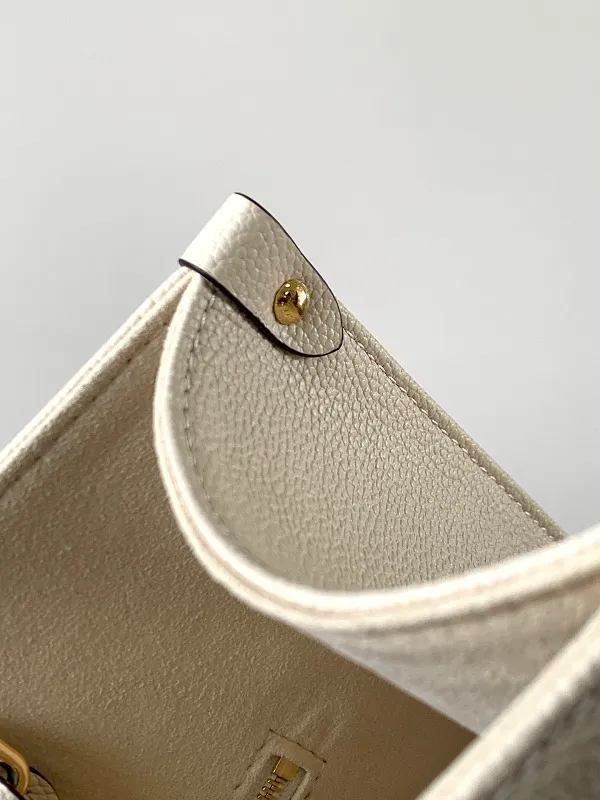 All categories Official website "Brand Women's Bags" Women's Bags 💙 LV 2026 new LV hand-held crossbody bag