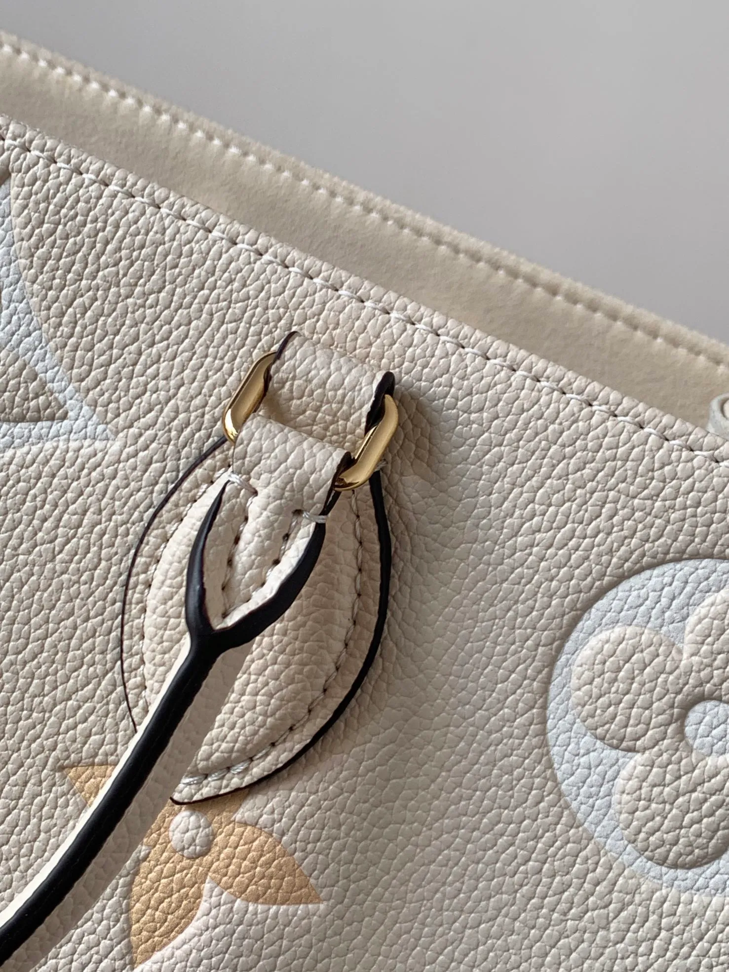 All categories Official website "Brand Women's Bags" Women's Bags 💙 LV 2026 new LV hand-held crossbody bag
