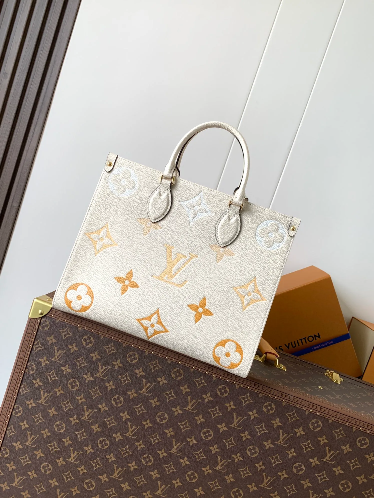 All categories Official website "Brand Women's Bags" Women's Bags 💙 LV 2026 new LV hand-held crossbody bag