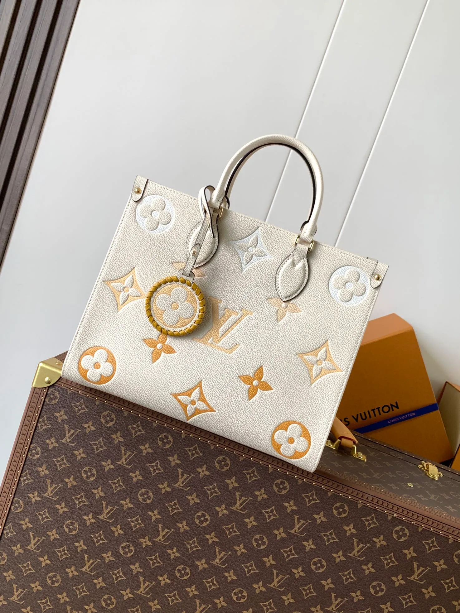 All categories Official website "Brand Women's Bags" Women's Bags 💙 LV 2026 new LV hand-held crossbody bag
