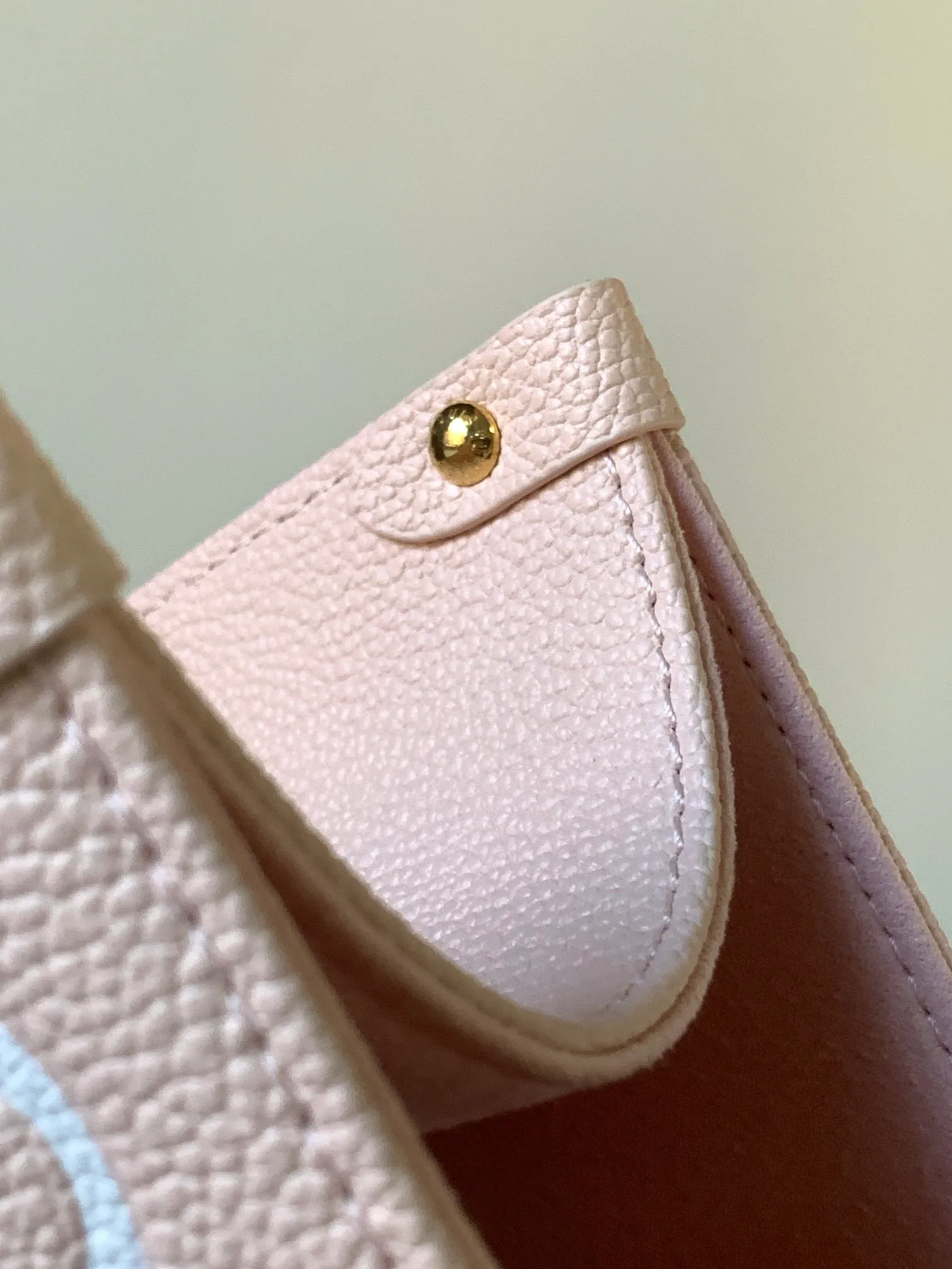 All categories Official website "Brand Women's Bags" Women's Bags 💙 LV 2026 new LV hand-held crossbody bag