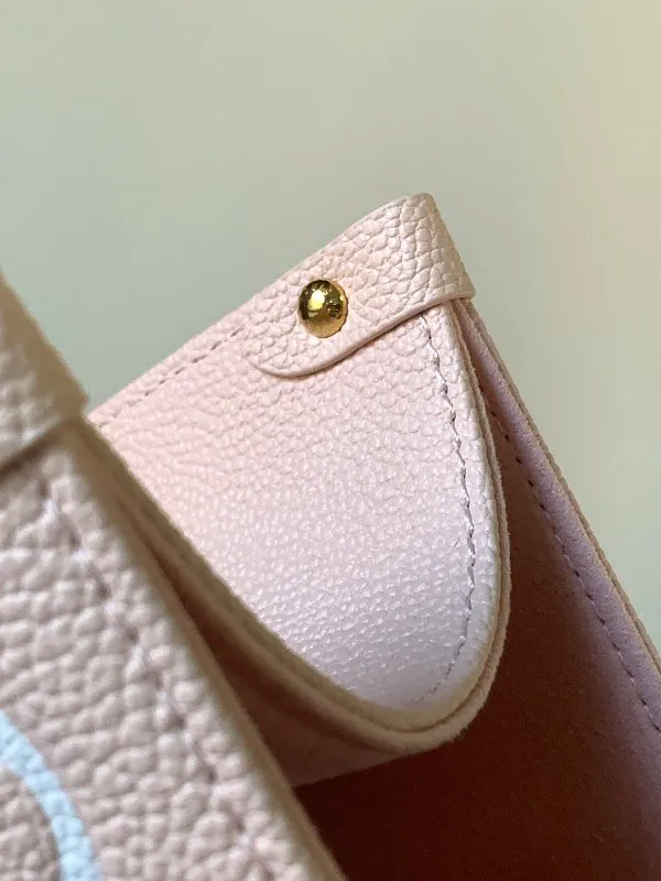 All categories Official website "Brand Women's Bags" Women's Bags 💙 LV 2026 new LV hand-held crossbody bag