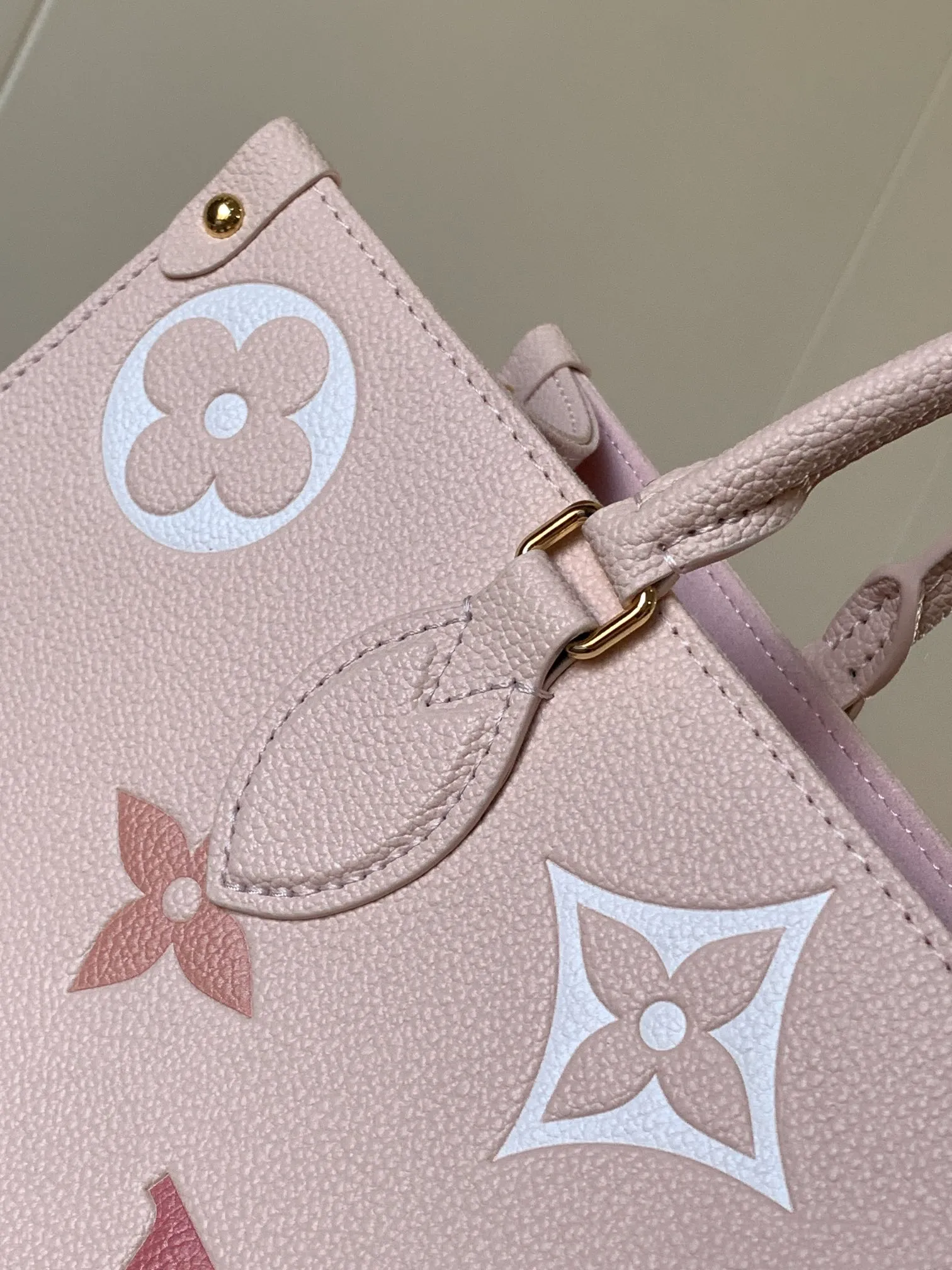 All categories Official website "Brand Women's Bags" Women's Bags 💙 LV 2026 new LV hand-held crossbody bag