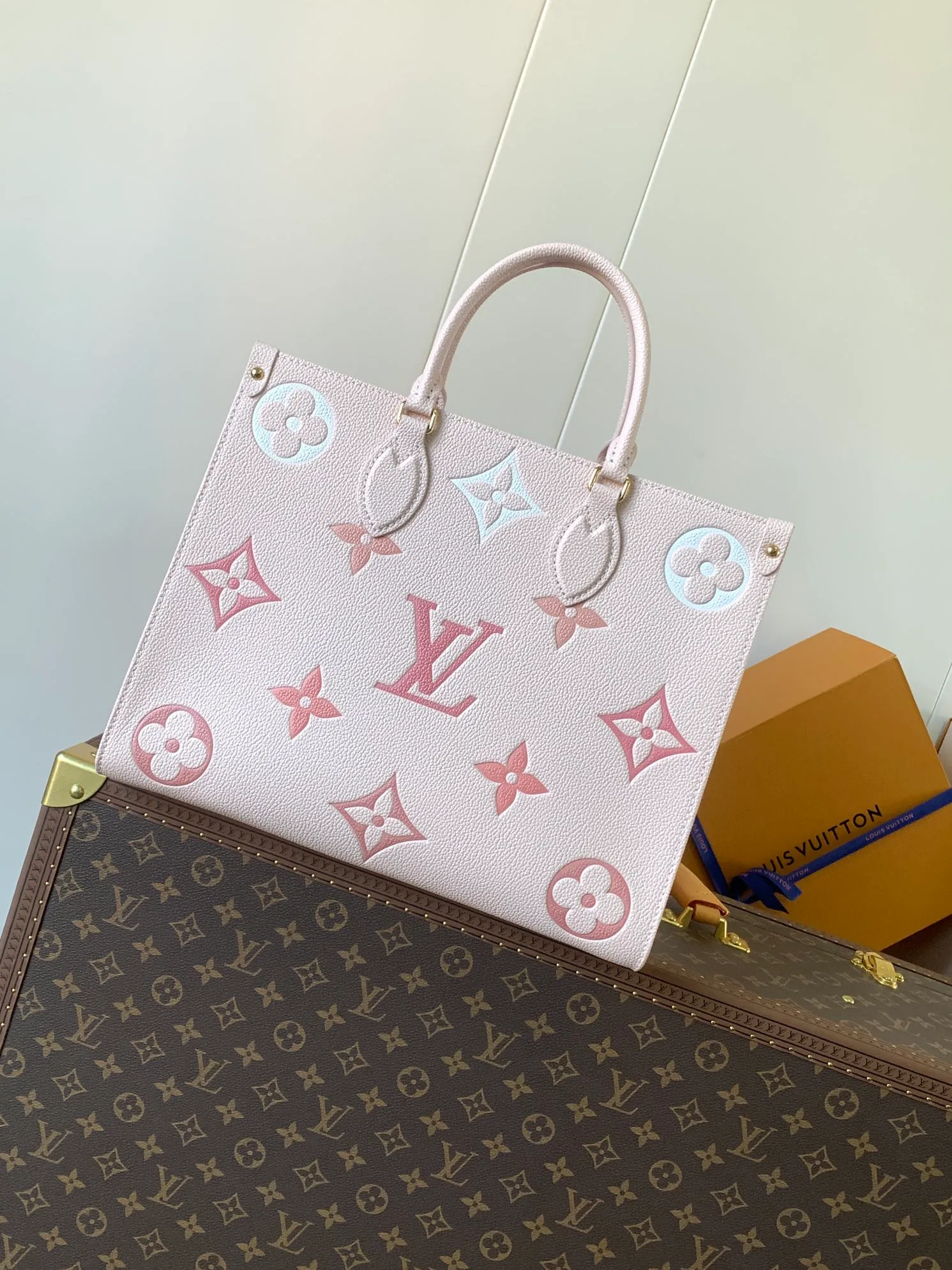 All categories Official website "Brand Women's Bags" Women's Bags 💙 LV 2026 new LV hand-held crossbody bag