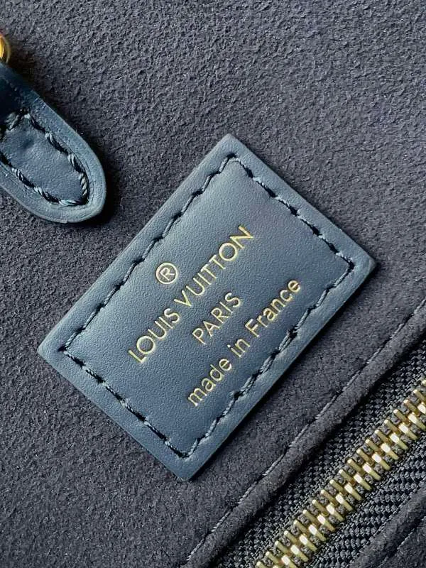 All categories Official website "Brand Women's Bags" Women's Bags 💙 LV 2026 new LV hand-held crossbody bag