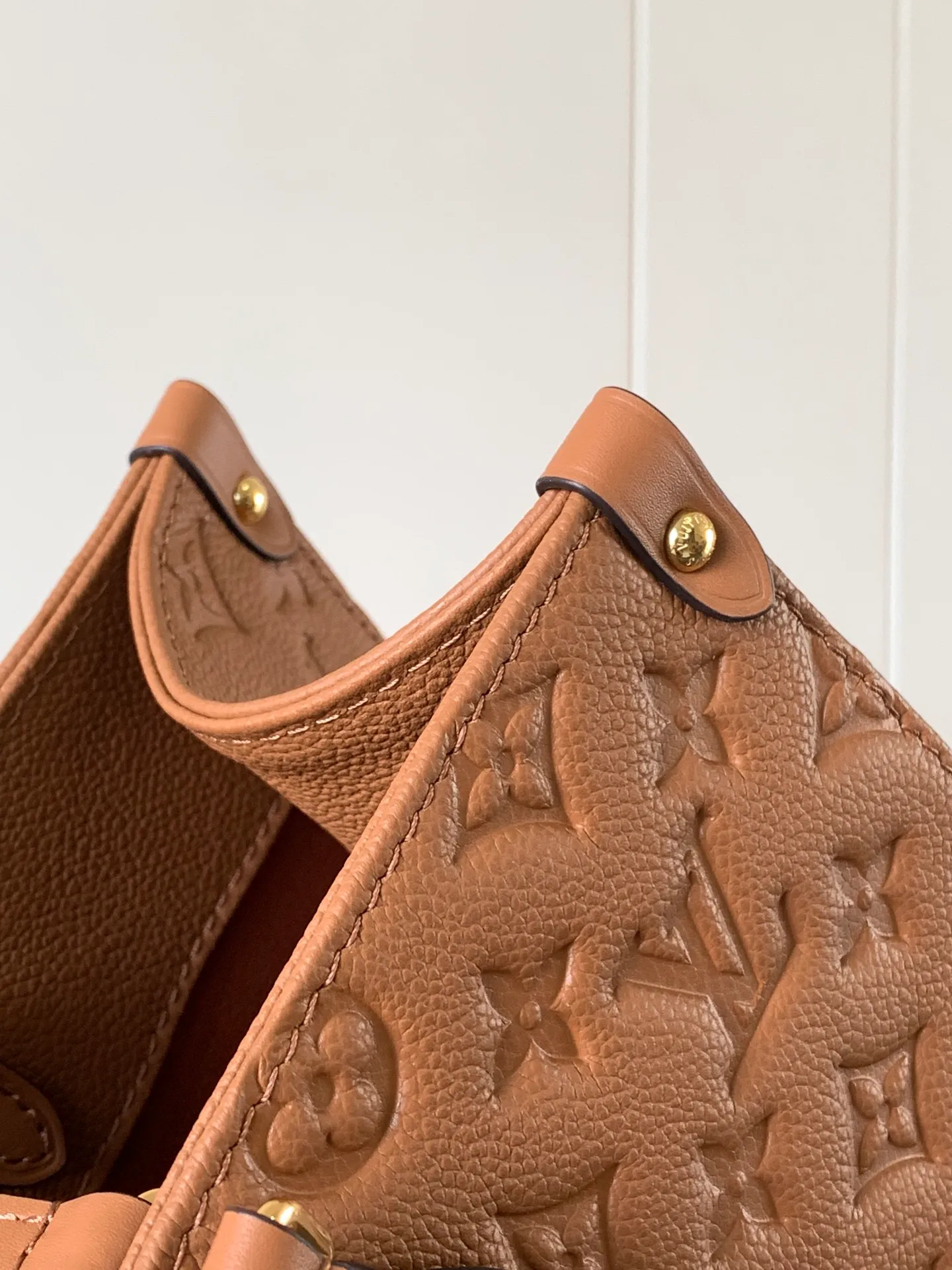 All categories Official website "Brand Women's Bags" Women's Bags 💙 LV 2026 new LV hand-held crossbody bag