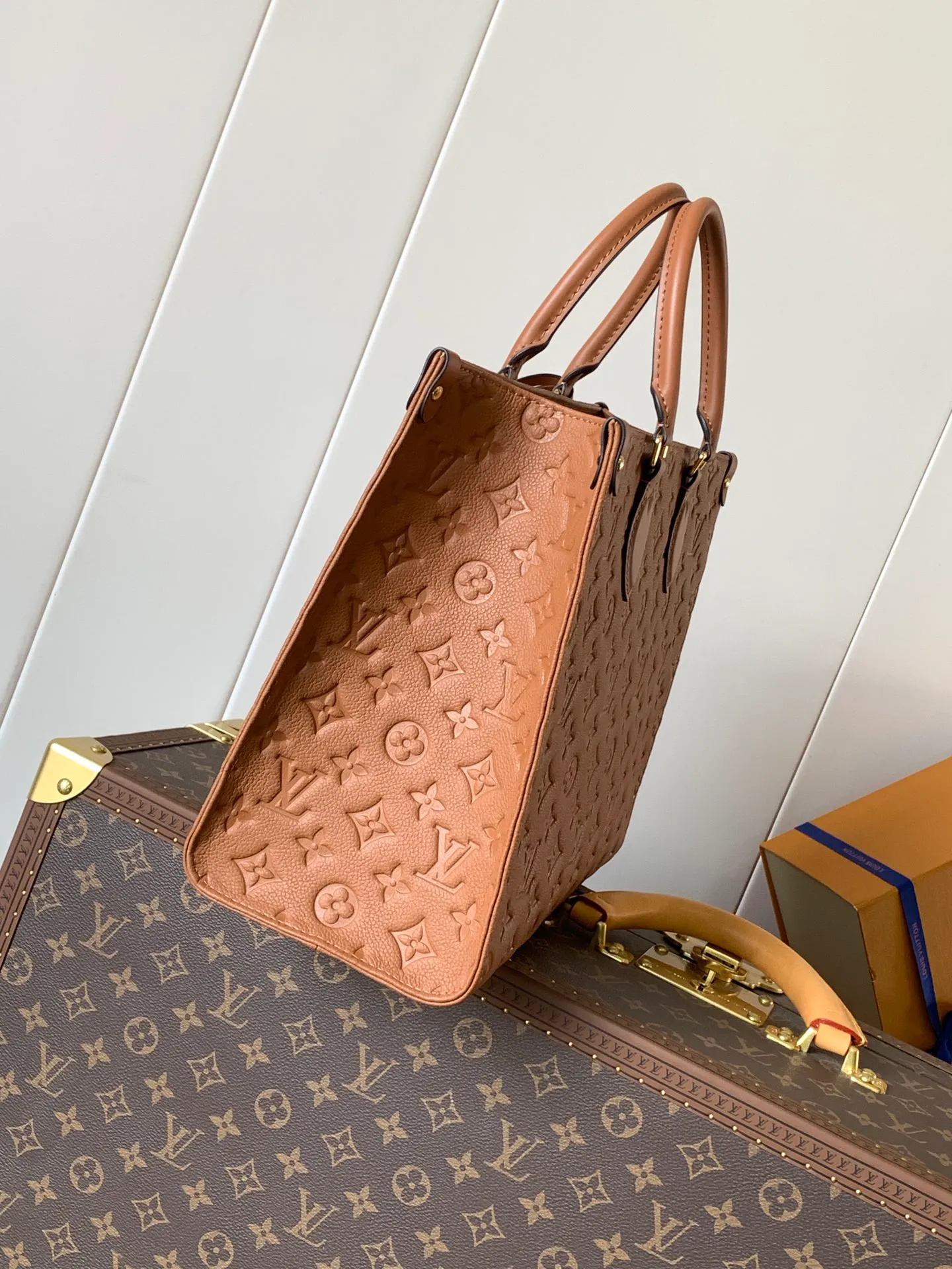 All categories Official website "Brand Women's Bags" Women's Bags 💙 LV 2026 new LV hand-held crossbody bag