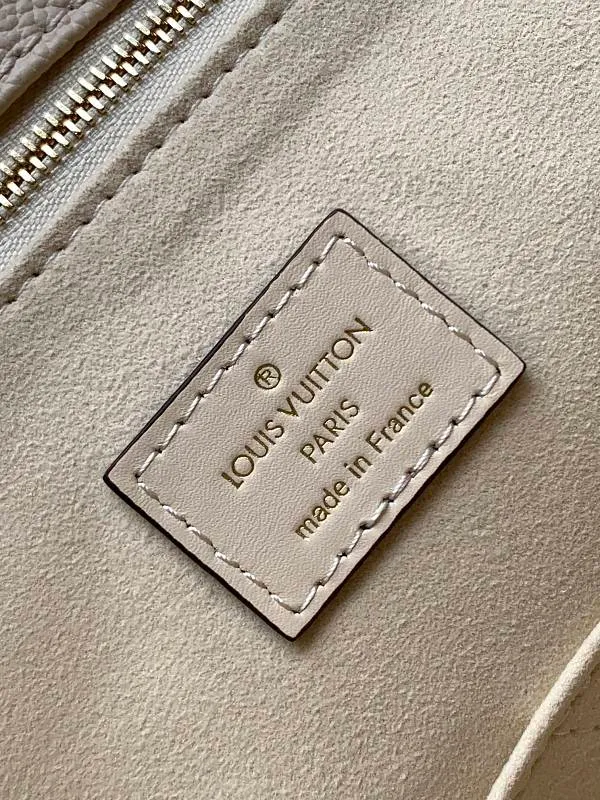 All categories Official website "Brand Women's Bags" Women's Bags 💙 LV 2026 new LV hand-held crossbody bag