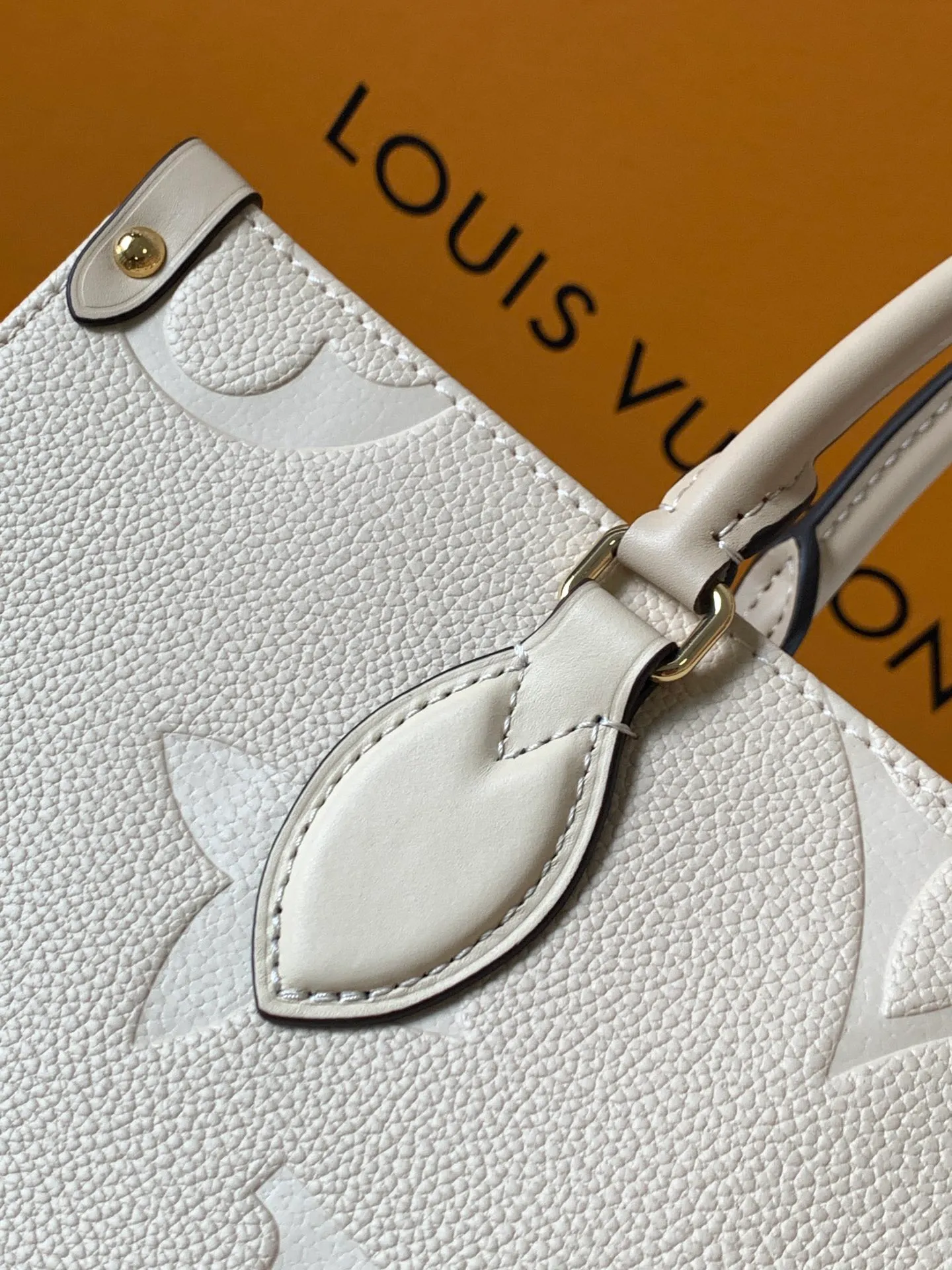 All categories Official website "Brand Women's Bags" Women's Bags 💙 LV 2026 new LV hand-held crossbody bag