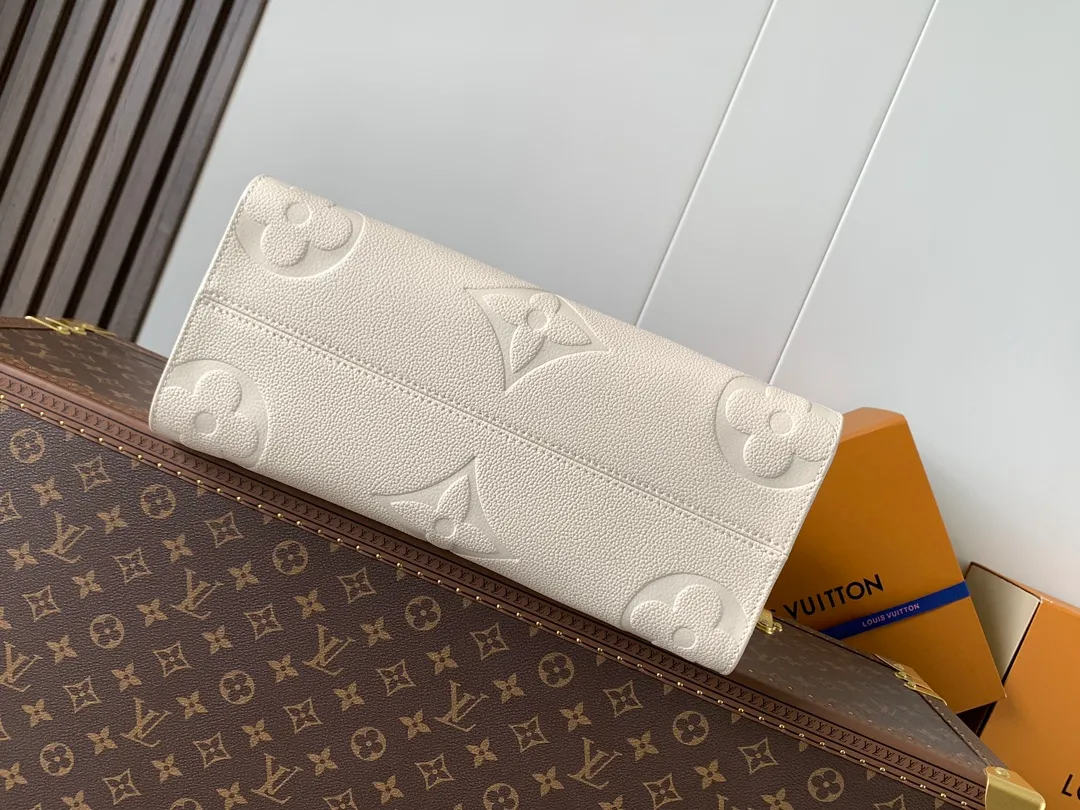 All categories Official website "Brand Women's Bags" Women's Bags 💙 LV 2026 new LV hand-held crossbody bag