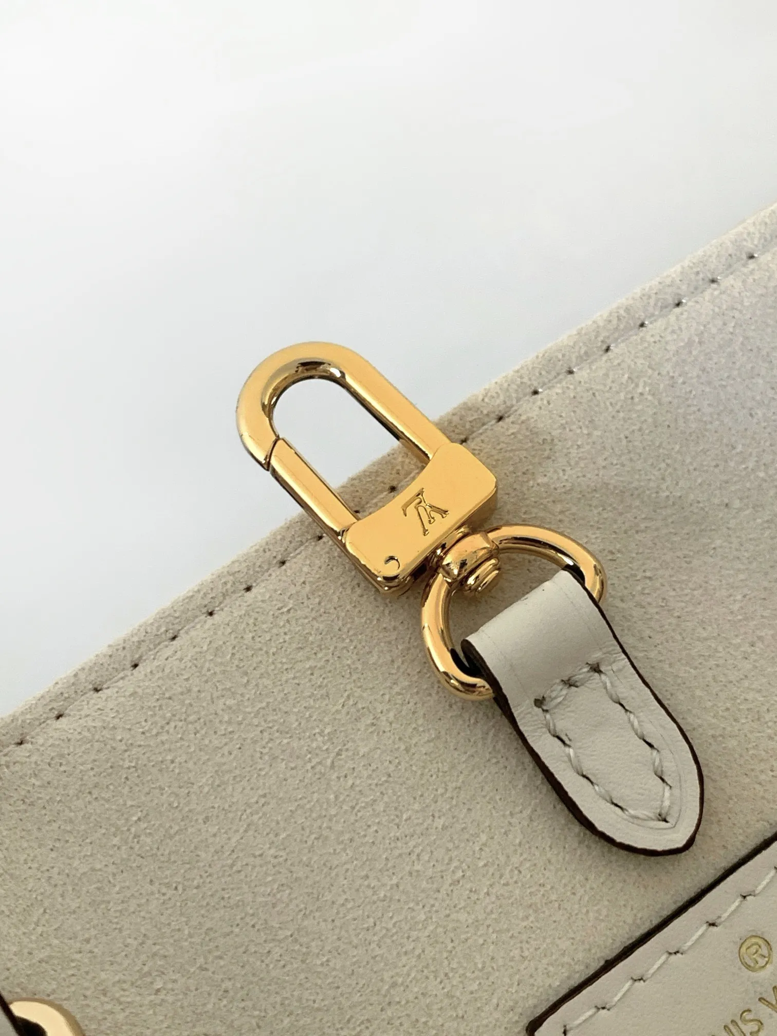 All categories Official website "Brand Women's Bags" Women's Bags 💙 LV 2026 new LV hand-held crossbody bag