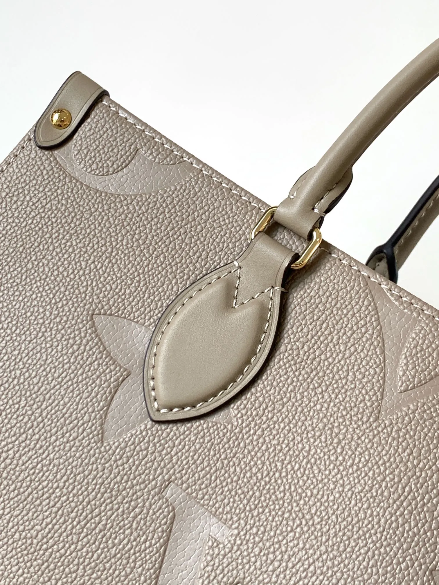 All categories Official website "Brand Women's Bags" Women's Bags 💙 LV 2026 new LV hand-held crossbody bag