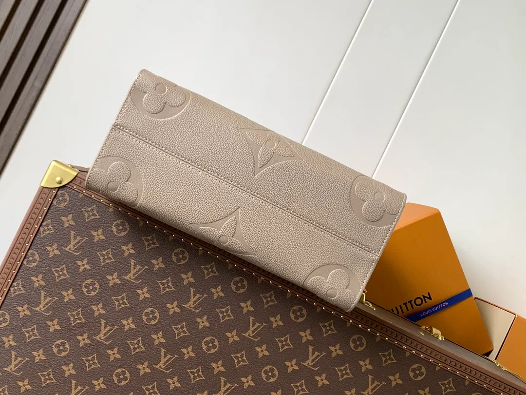 All categories Official website "Brand Women's Bags" Women's Bags 💙 LV 2026 new LV hand-held crossbody bag