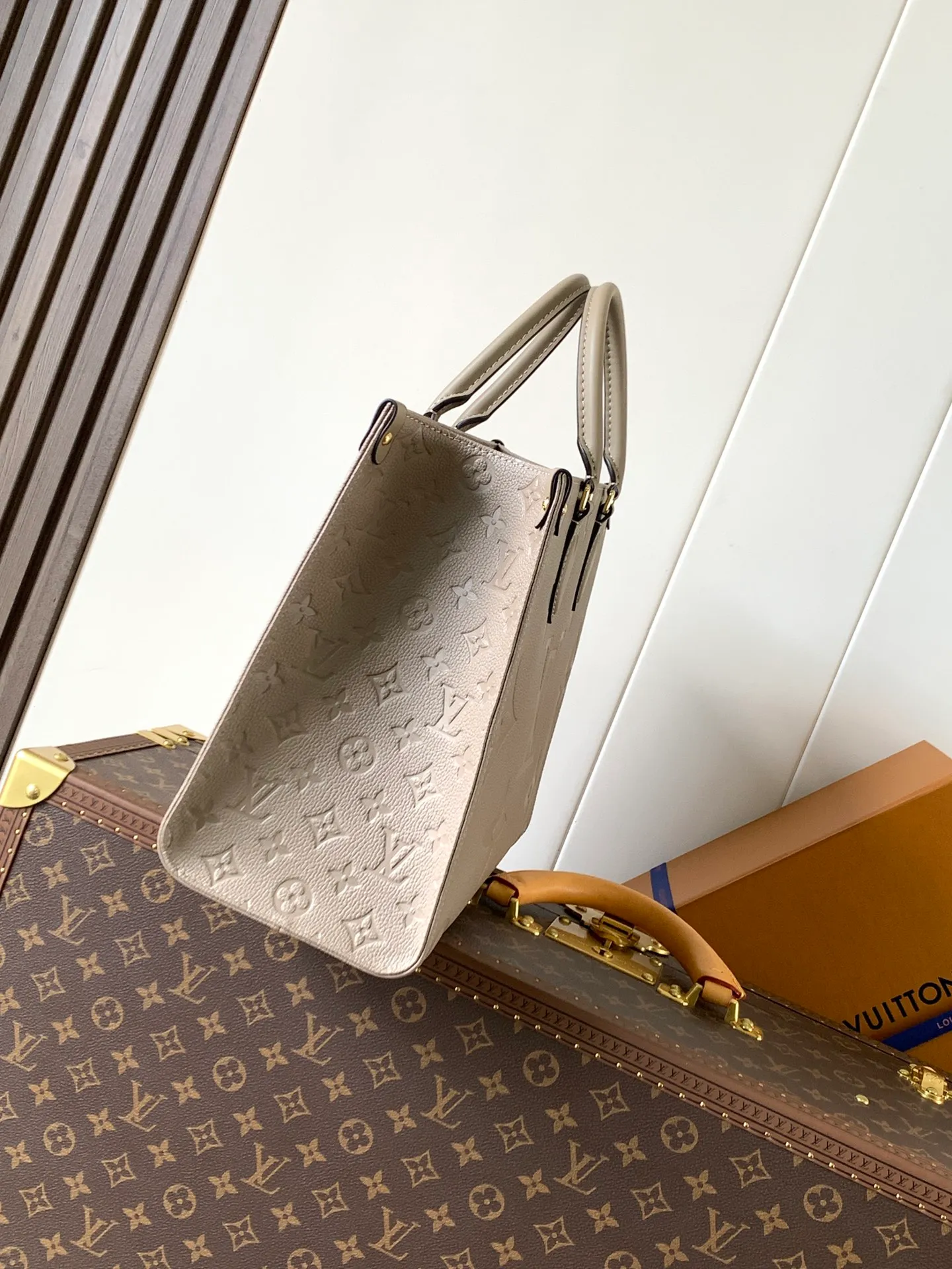 All categories Official website "Brand Women's Bags" Women's Bags 💙 LV 2026 new LV hand-held crossbody bag