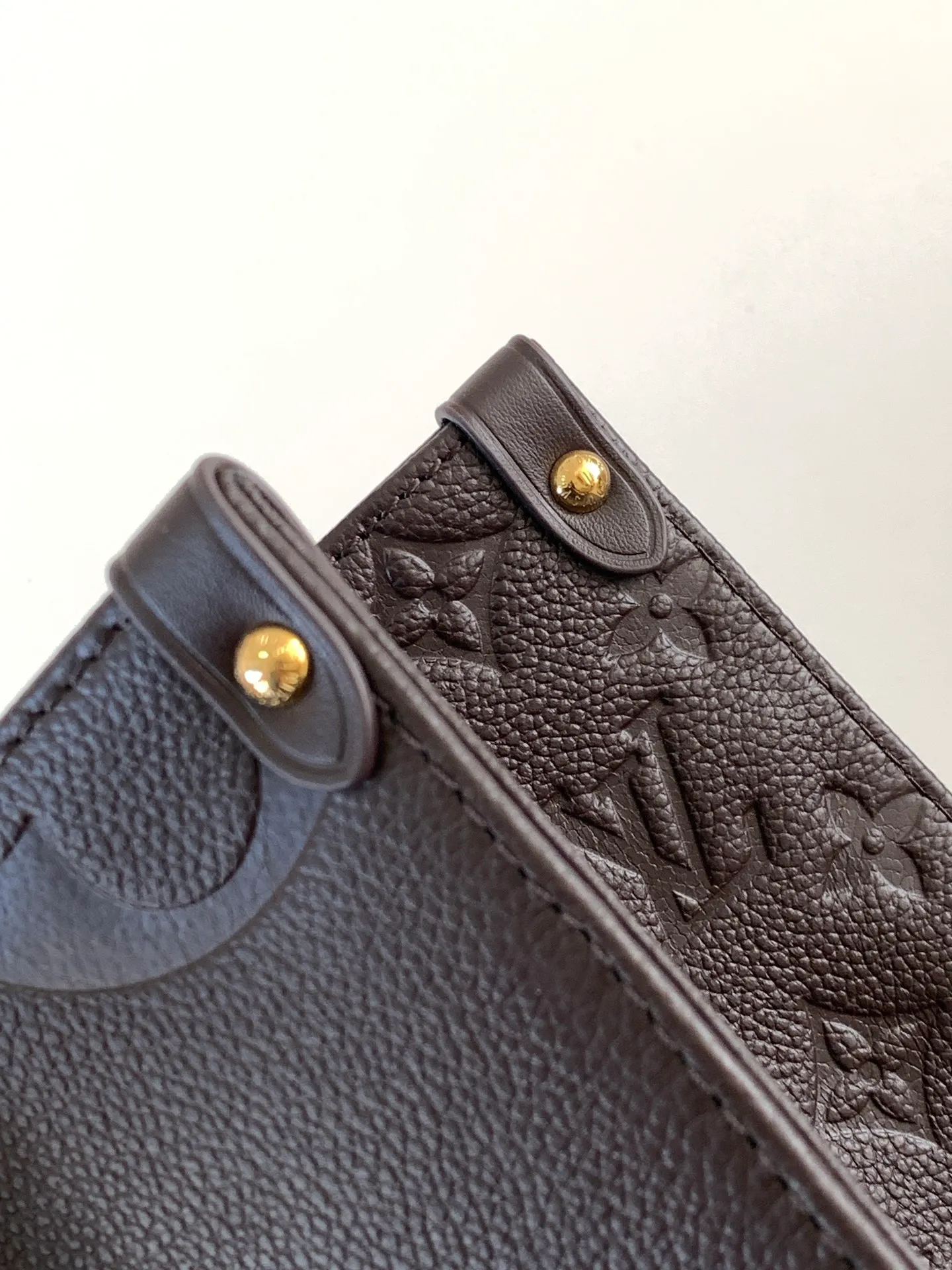 All categories Official website "Brand Women's Bags" Women's Bags 💙 LV 2026 new LV hand-held crossbody bag