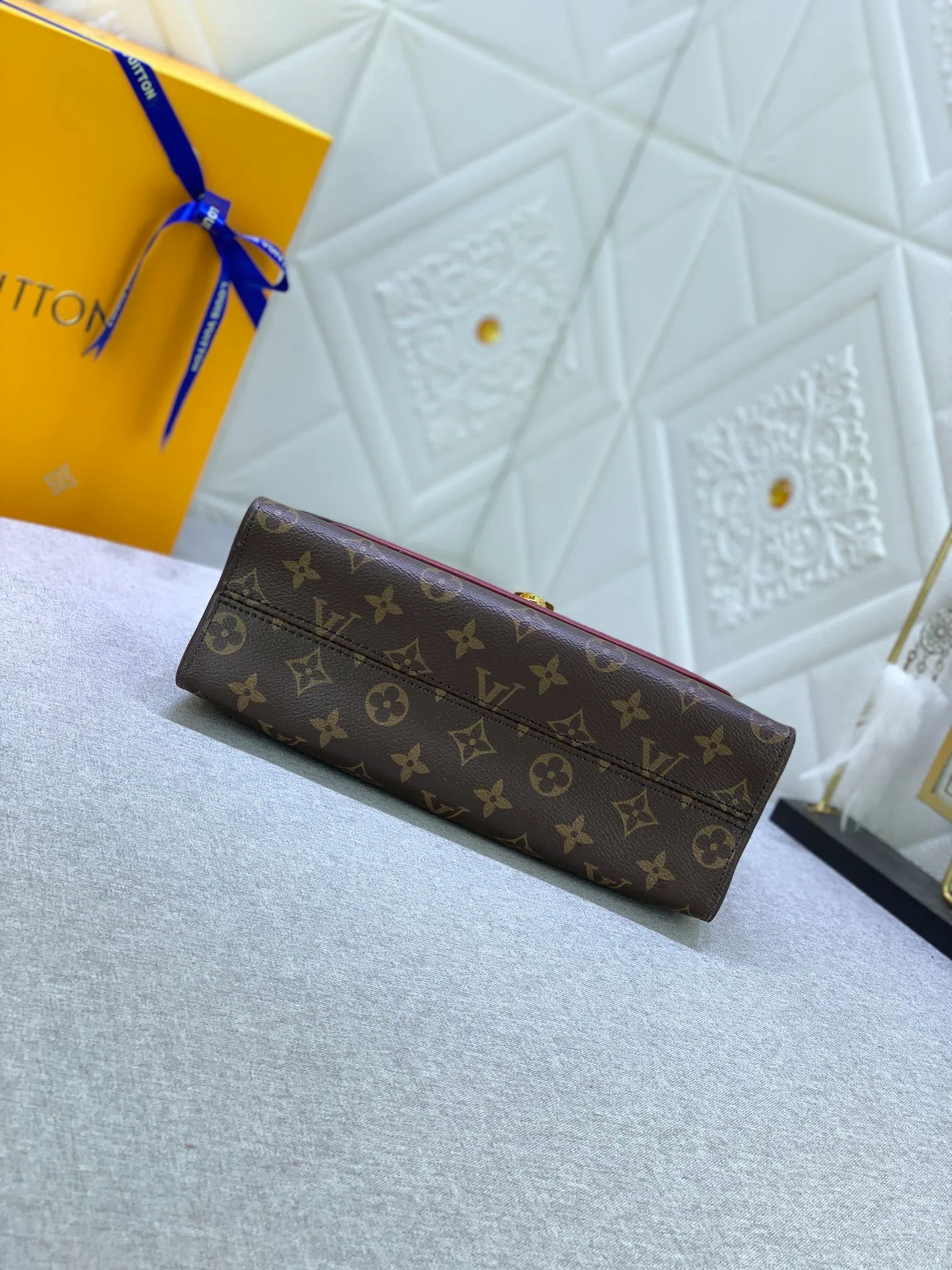All Categories Official Website "Brand Women's Bags" Women's Bags 💙 LV French custom-made Monogram canvas and exquisite calfskin, top-notch handmade in Taiwan, perfect bottom arc of original order for quality, perfect combination of materials and unique hardware accessories, all investment regardless of cost, single shoulder, hand-held, cross-body all-match must-have style, exquisite crown lock buckle, showing the queen's style