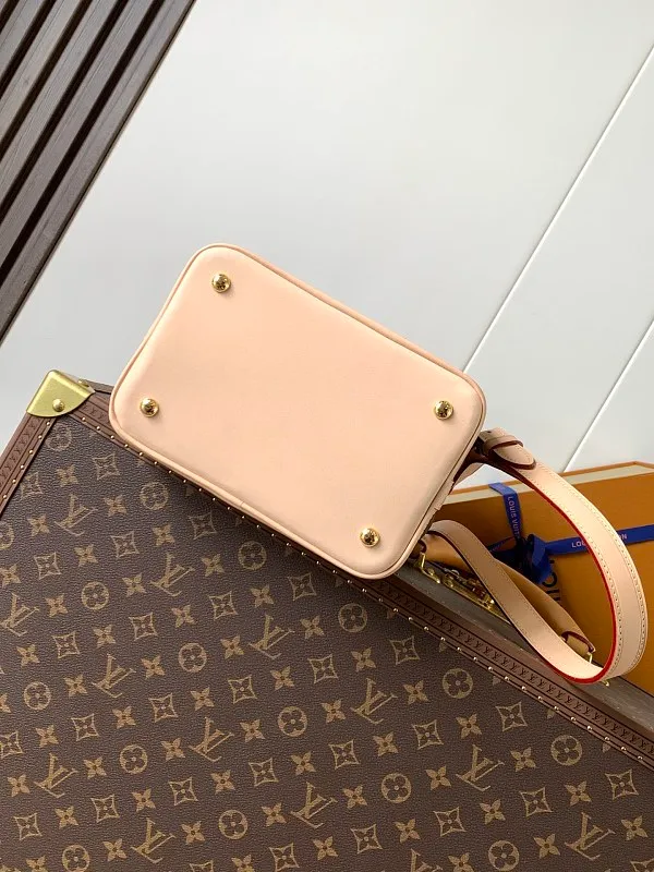 All Categories Official Website "Brand Women's Bags" Women's Bags 💙 LV 2026 New LV Crossbody Bag