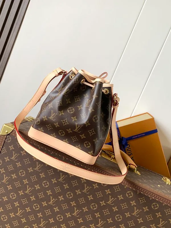All Categories Official Website "Brand Women's Bags" Women's Bags 💙 LV 2026 New LV Crossbody Bag