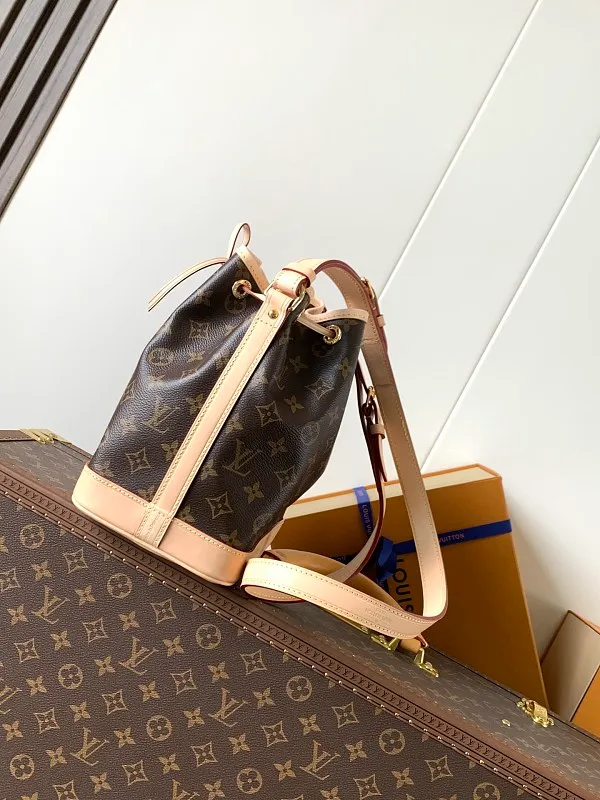 All Categories Official Website "Brand Women's Bags" Women's Bags 💙 LV 2026 New LV Crossbody Bag