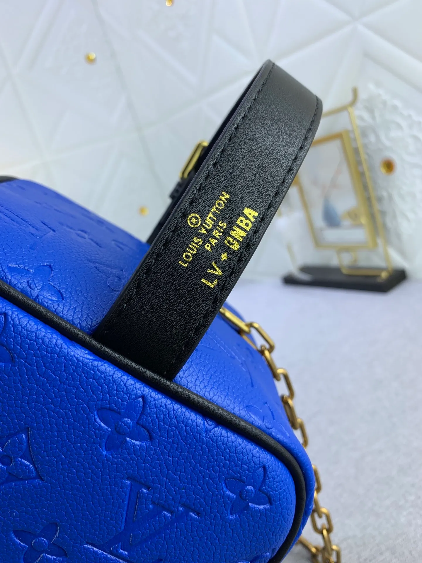 All Categories Official Website "Brand Women's Bags" Women's Bags 💙 LV Dopp Kit Toilet Bag is made of Monogram embossed Taurillon leather, and the full leather embossed NBA Toilet Bag Clutch Box Bag is embellished with a large LV basketball logo and a classic NBA logo patch, witnessing the joint creativity of Louis Vuitton and the NBA.