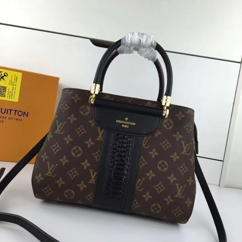 All categories Official website "Brand Women's Bags" Women's Bags 💙 LV 2022 Official New LV Presbyopia Fabric Crossbody Bag Wholesale 58002000 High Quality Size: 28-23-13CM