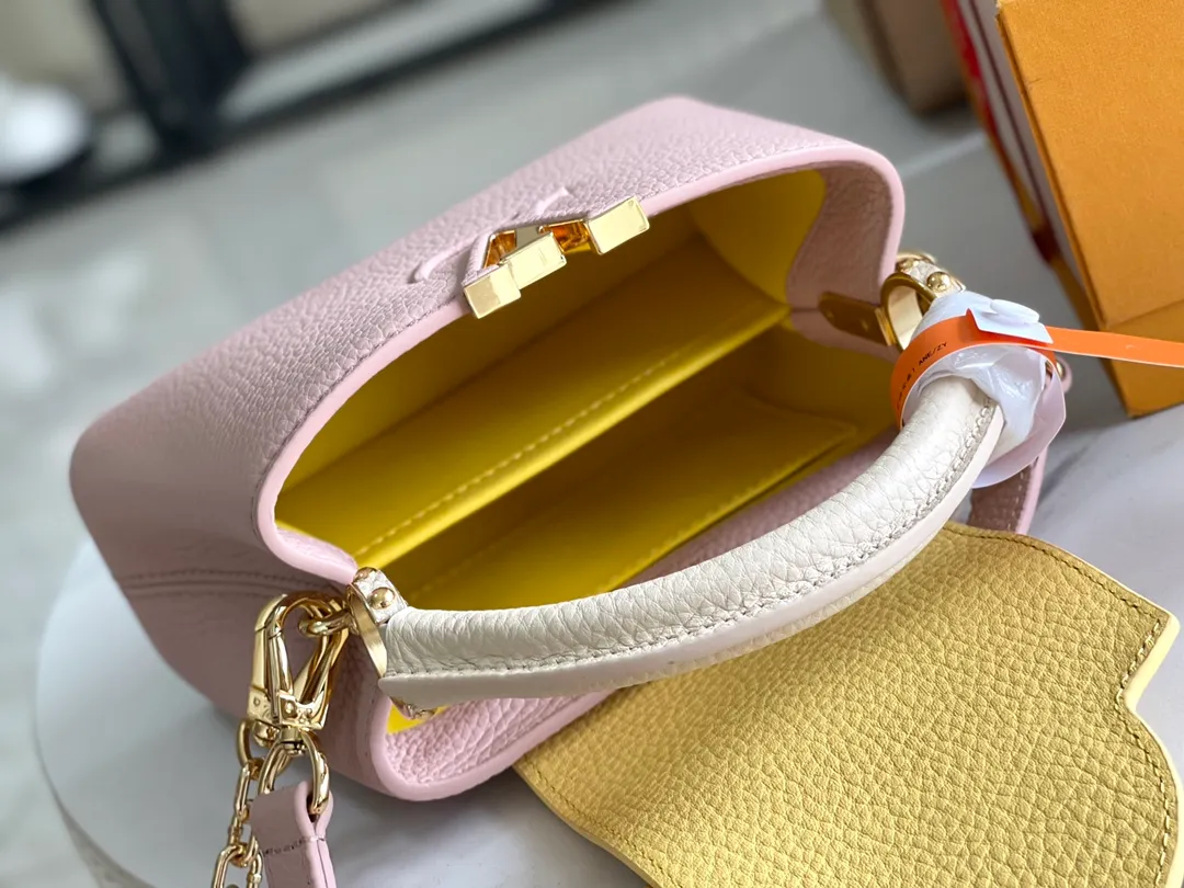 All Categories 💚 Authentic Grade Bags 💚 LV 2026 New LV Top Replica Crossbody Shoulder Bag