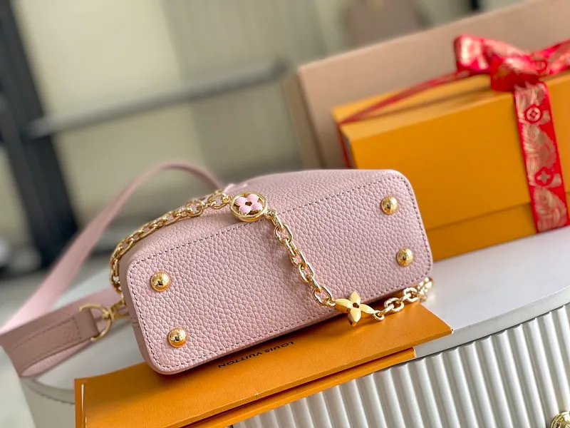 All Categories 💚 Authentic Grade Bags 💚 LV 2026 New LV Top Replica Crossbody Shoulder Bag