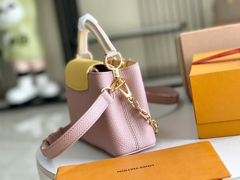 All Categories 💚 Authentic Grade Bags 💚 LV 2026 New LV Top Replica Crossbody Shoulder Bag