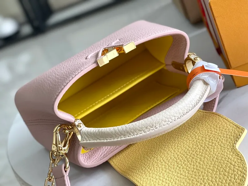All Categories 💚 Authentic Grade Bags 💚 LV 2026 New LV Top Replica Crossbody Shoulder Bag