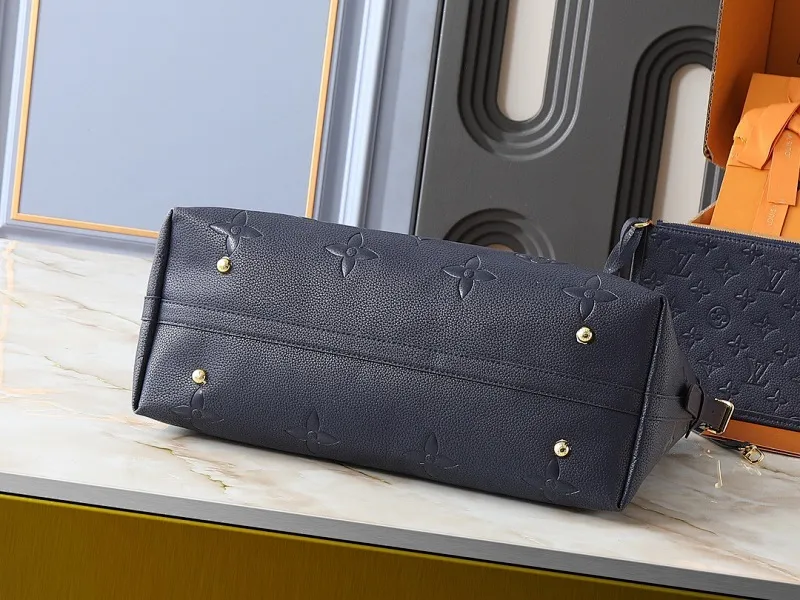 All categories Official website "Brand Women's Bags" Women's Bags 💙 LV 2025 new LV armpit bag