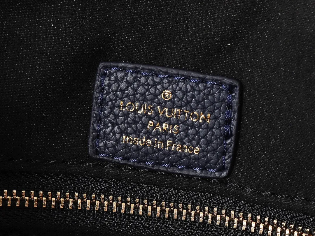 All categories Official website "Brand Women's Bags" Women's Bags 💙 LV 2025 new LV armpit bag