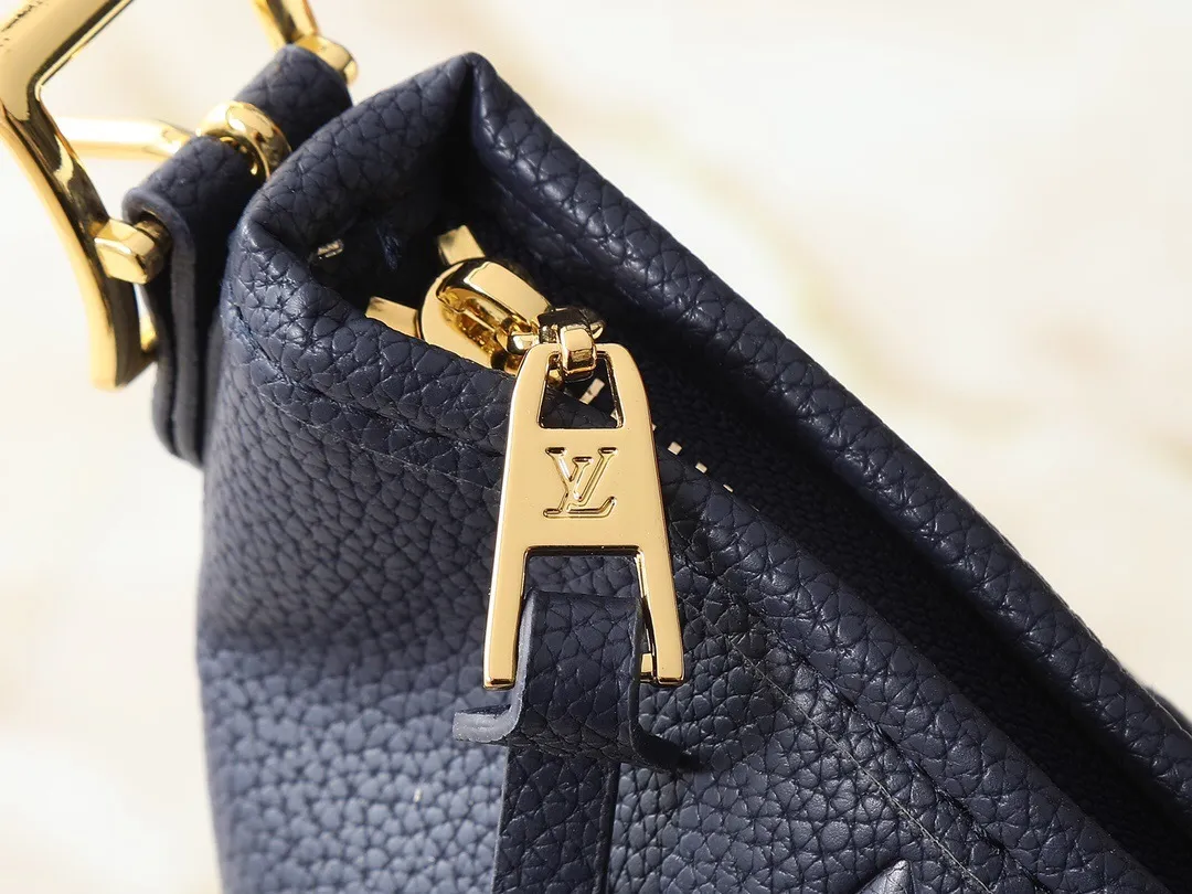 All categories Official website "Brand Women's Bags" Women's Bags 💙 LV 2025 new LV armpit bag