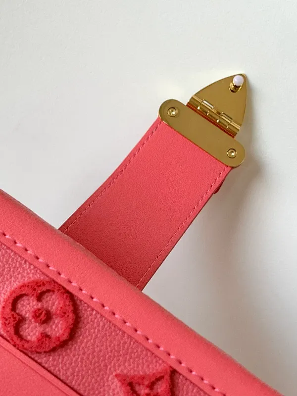 All categories Official website "Brand Women's Bags" Women's Bags 💙 LV replica LV, fine imitation LV bags, LV shoulder bags, 2023 official latest version LV cow leather crossbody bag, bag factory, original material, size: 20-12.5-6CM