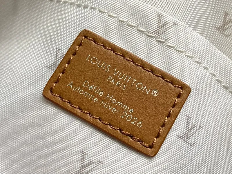 All Categories 💚 Authentic Grade Bags 💚 LV 2026 New LV Top Replica Crossbody Shoulder Bag