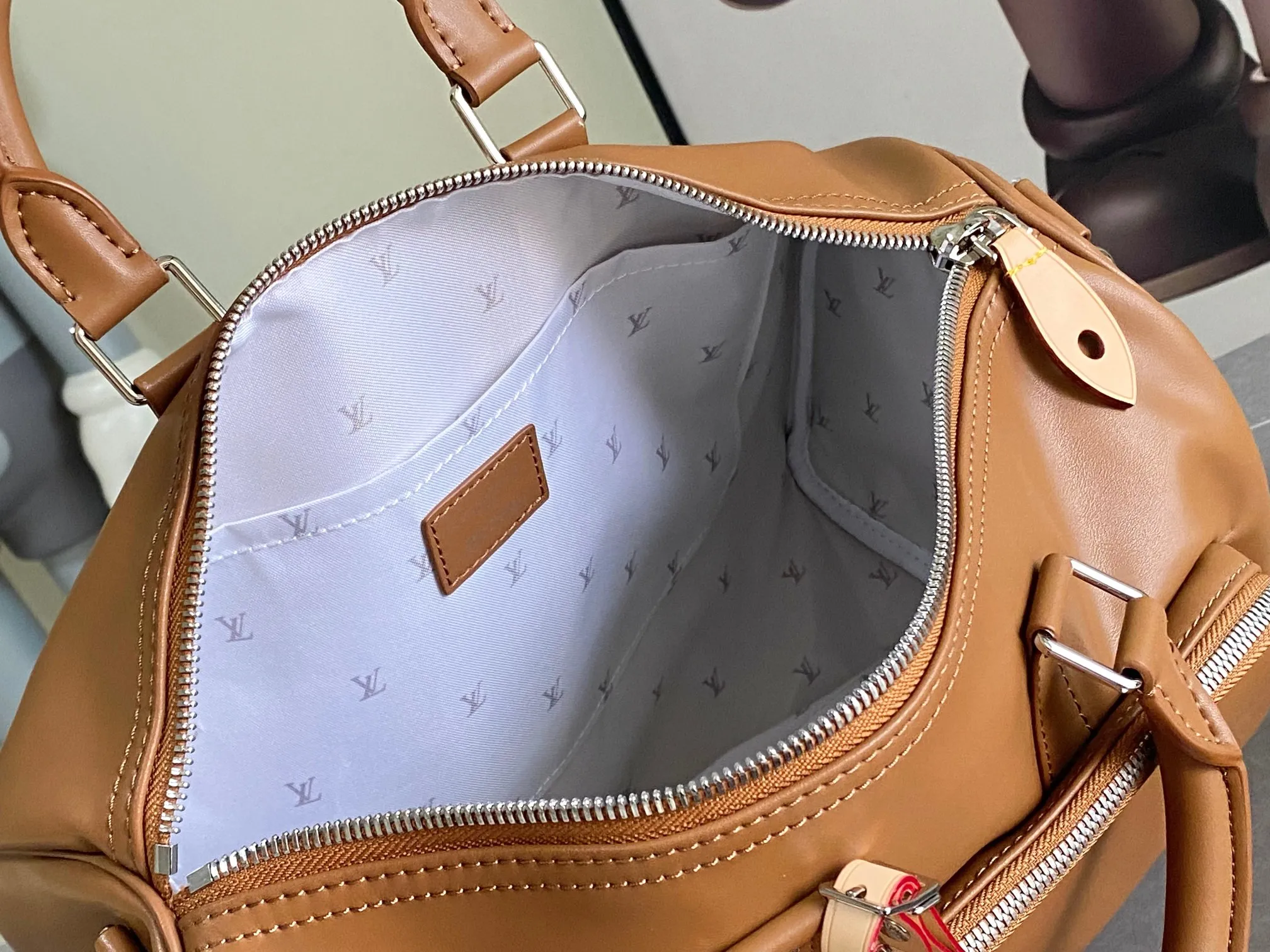 All Categories 💚 Authentic Grade Bags 💚 LV 2026 New LV Top Replica Crossbody Shoulder Bag