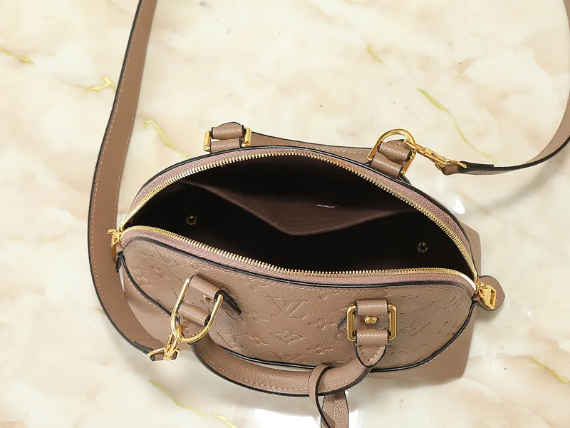 All Categories Official Website "Brand Women's Bags" Women's Bags 💙 LV LV 2026 New Crossbody Shoulder Bag